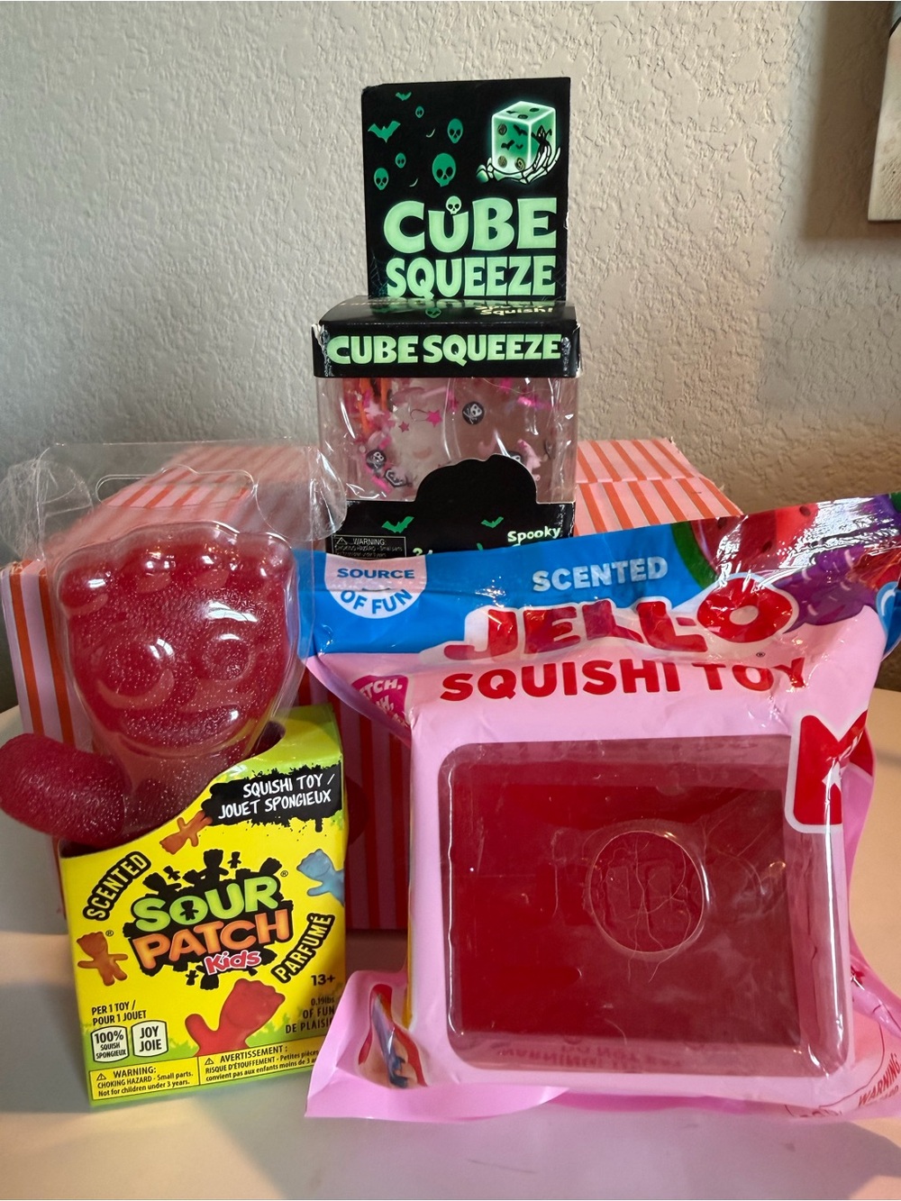 ♥️SCENTED JELLO & SOUR PATCH SQUISHES♥️CUBE SQUEEZE WITH HALLOWEEN CONFETTI!!!🎉🎉
